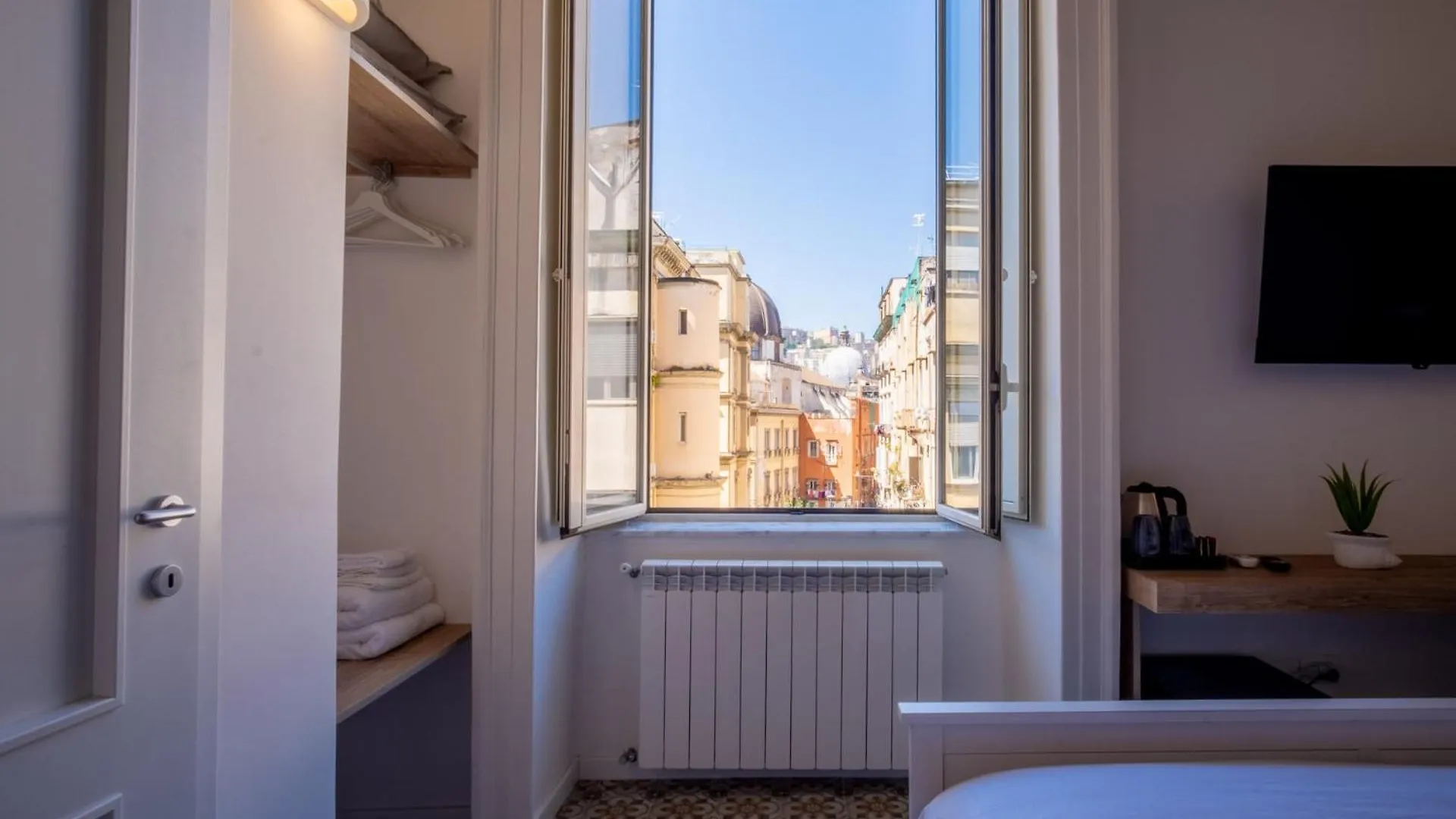 Decumano 43 Rooms Naples 0*,